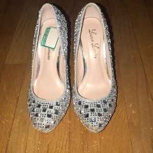 Lauren Lorraine | Shiny sparky heels ✨